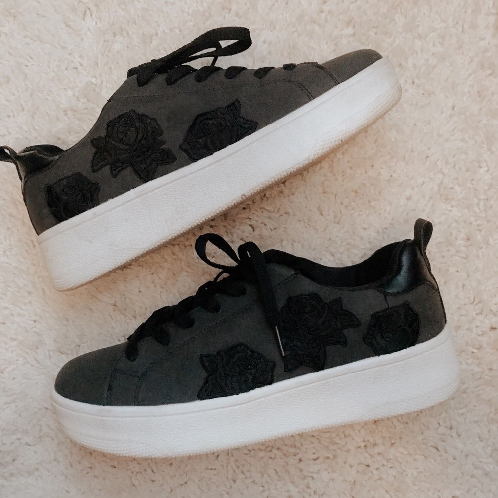 Black fashion platform sneakers